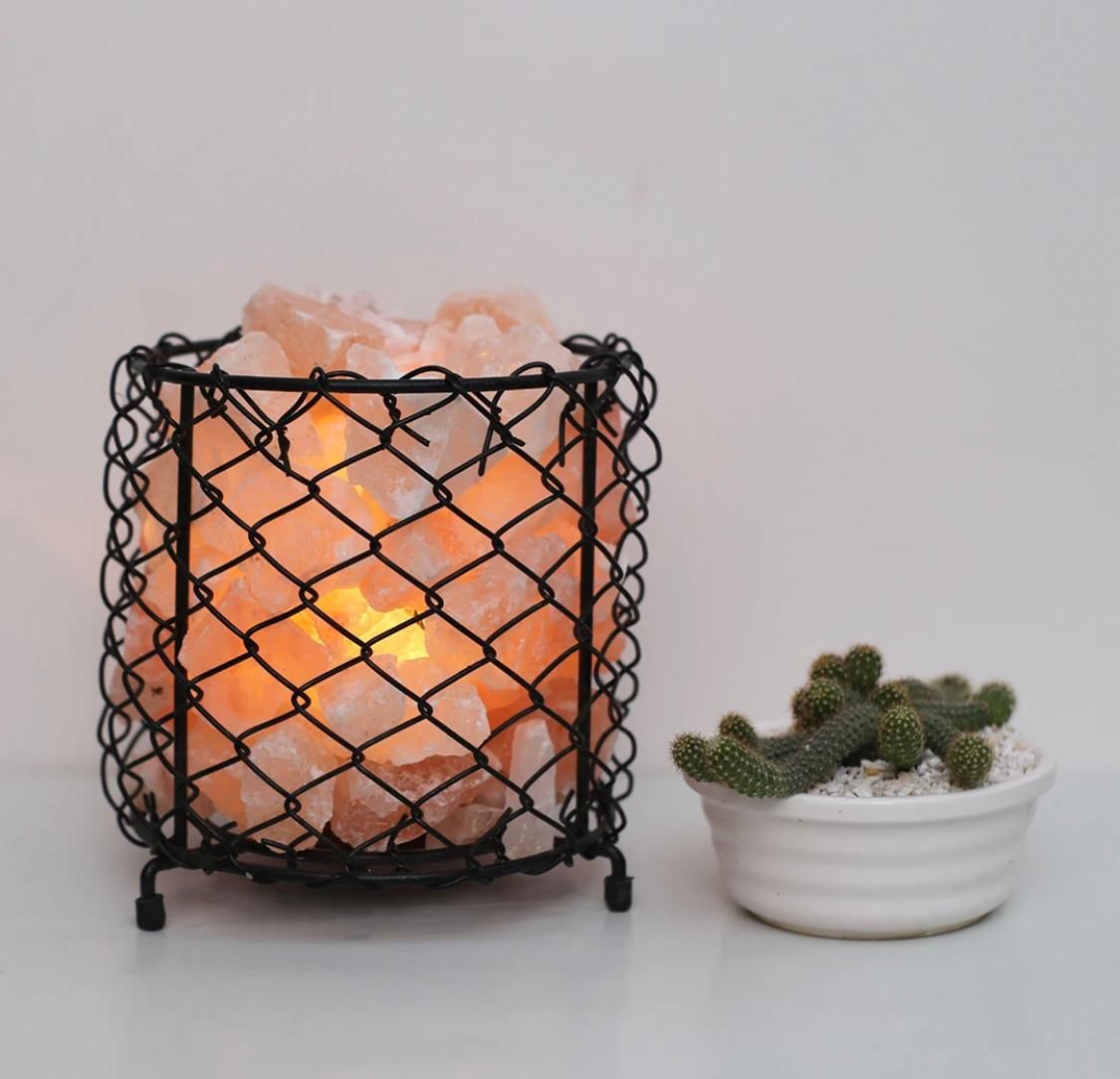 Iron mesh table lamp, Hamaliyan Pink salt table lamp, made of prime quality iron frame having powder coating on it