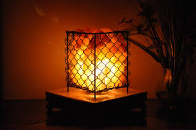 Iron mesh table lamp, Hamaliyan Pink salt table lamp, made of prime quality iron frame having powder coating on it